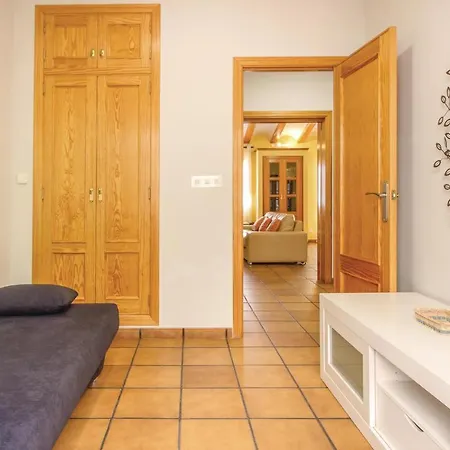 Σπίτι διακοπών 2 Bedroom Cozy In *